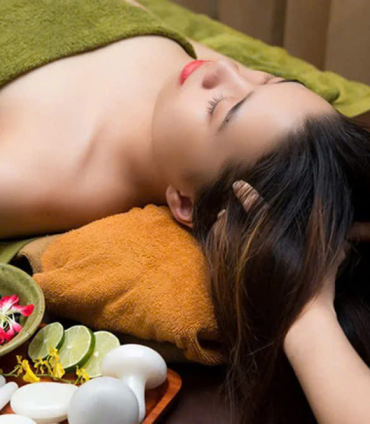 Đẳng Cấp Gội Đầu Dưỡng Tại Quận 10 – Khám Phá Dịch Vụ Chăm Sóc Tại Khánh Băng Nail Beauty Spa